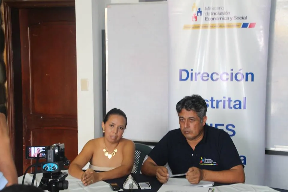 Milton Orejuela Director Subrogante de MIES-Pastaza y Natalie Guevara Coordinadora de Trabajo Social y Plan Familia