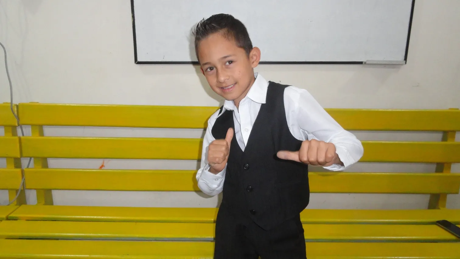 Kevin Izurieta, ganador del programa Ídolos Junior
