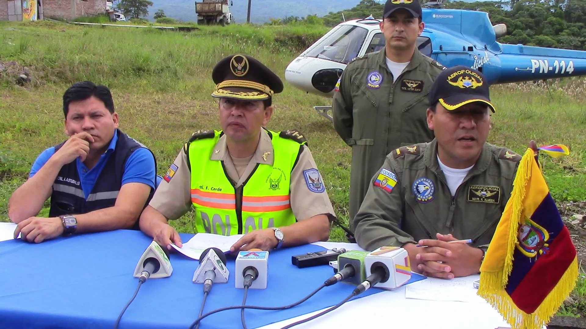 El Coronel Felipe Cerda junto al jefe de la Policía Judicial Teniente Coronel Ángel Astudillo