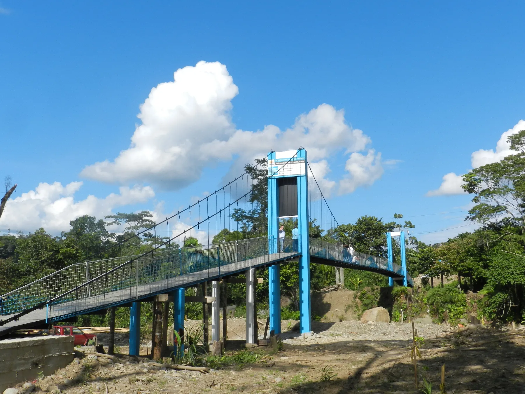 El puente que fue entregado por la Prefectura de Pastaza