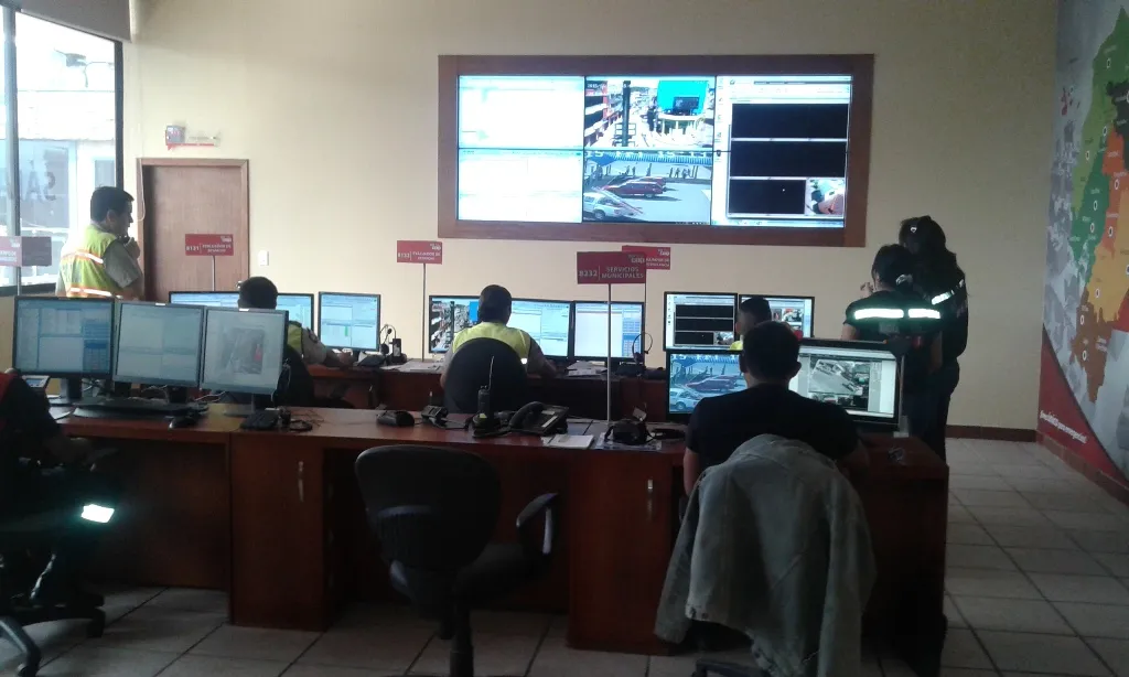 Sala operadora del ECU 911 en Pastaza
