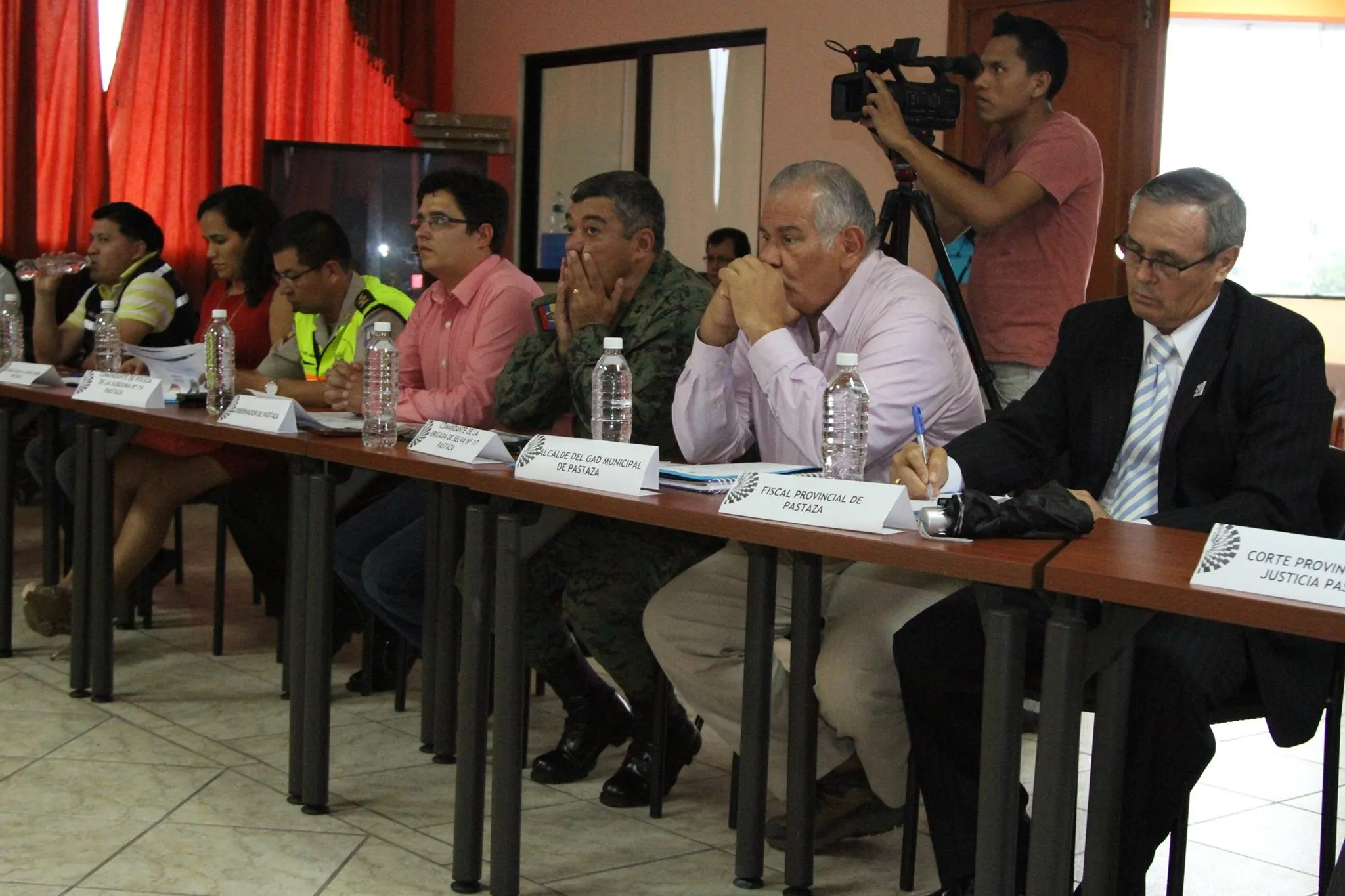 / Las principales autoridades de la provincia de Pastaza en esta mesa de seguridad
