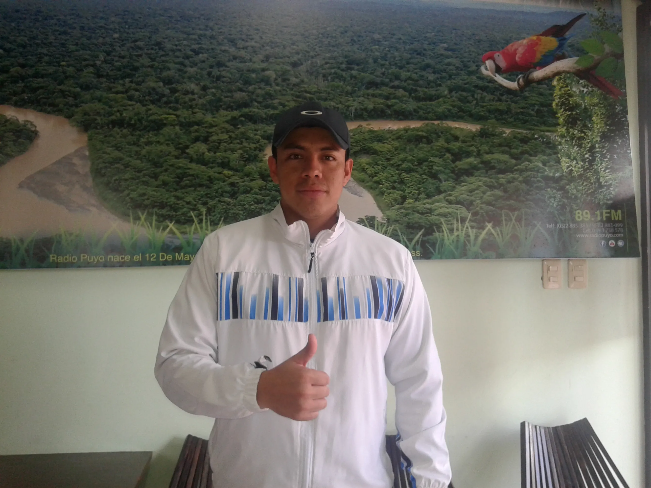 El tecnólogo Juan Carlos Mayorga representante de la Fundación Jóvenes contra el cáncer en Pastaza