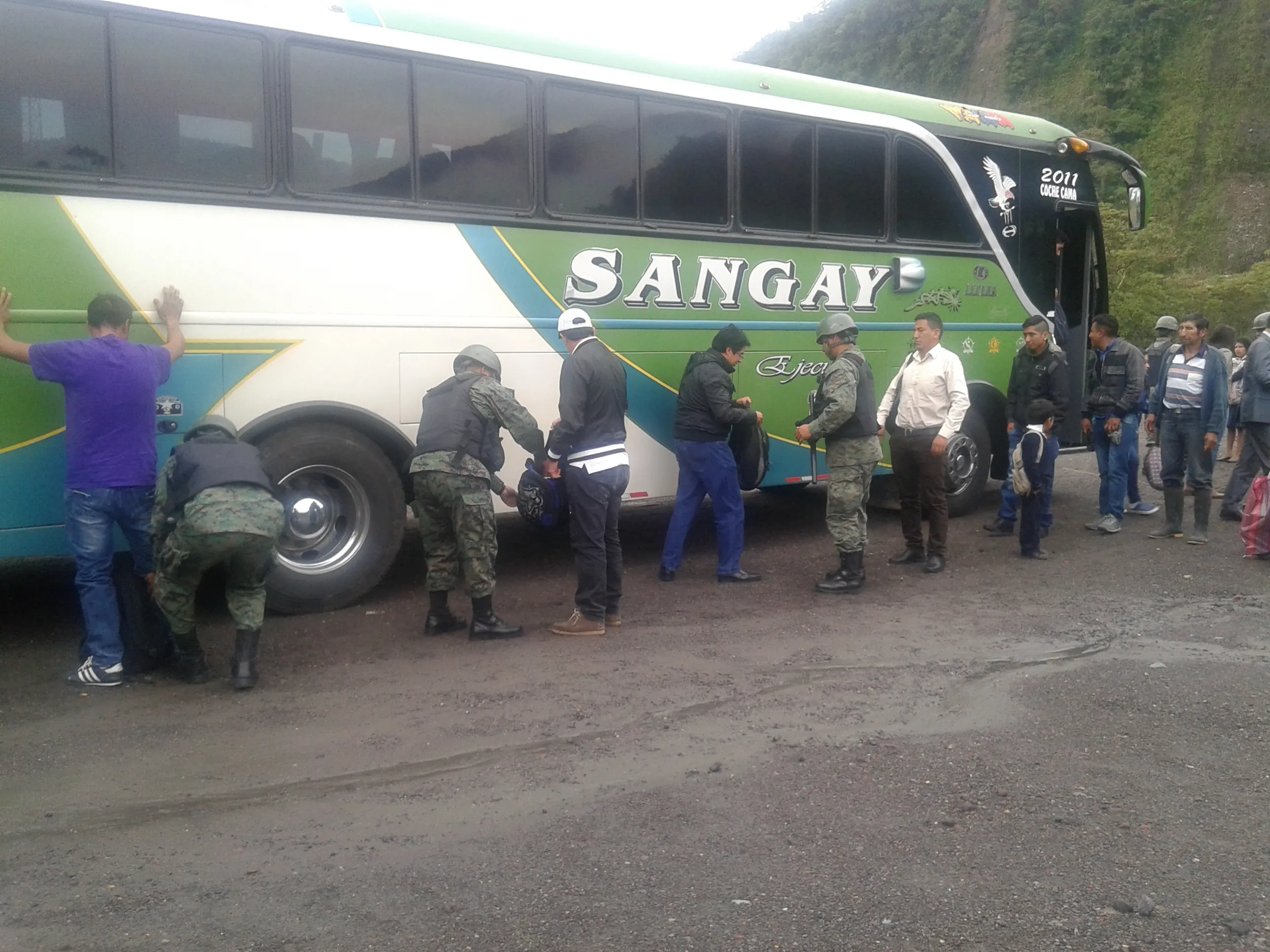 Todas las personas fueron requisadas en este operativo