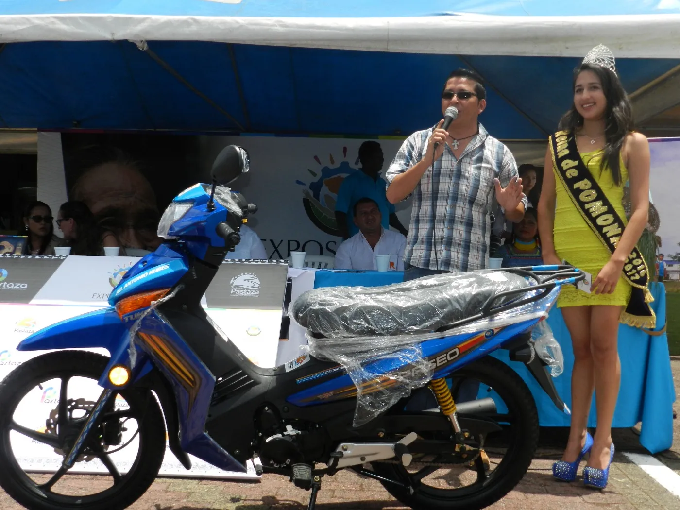 Samantha Rodríguez, Reina de Pomona recibió la motoneta