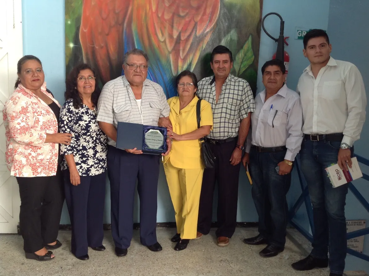 DON SERGIO ZÚÑIGA RECIBIÓ UN JUSTO HOMENAJE A NOMBRE DEL CONCEJO CANTONAL