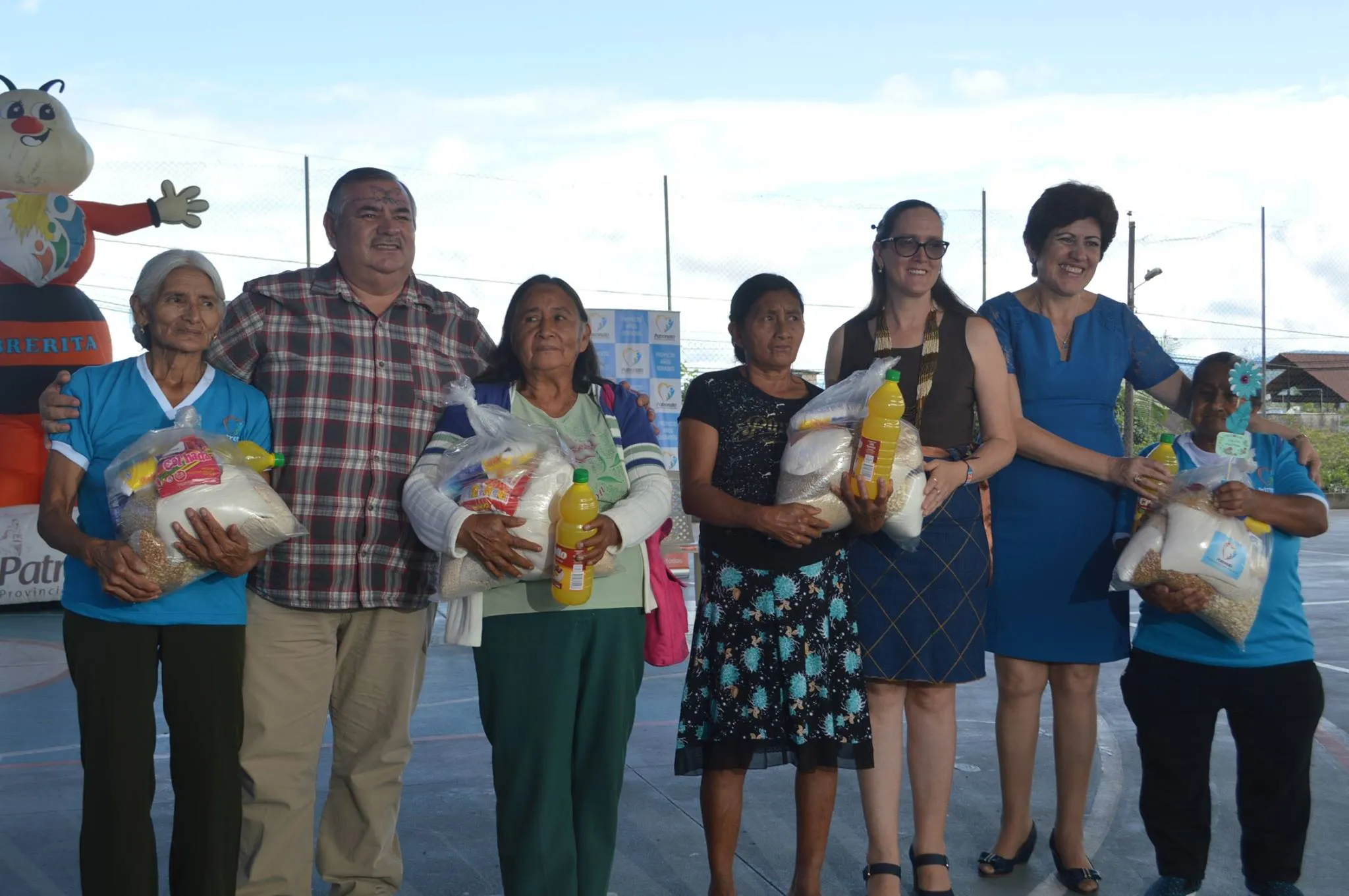 LAS MAMACITAS RECIBIERON SU HOMENAJE