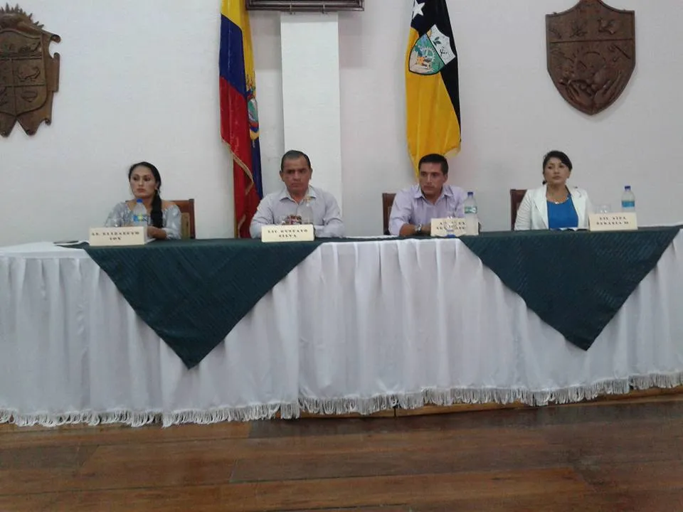 LAS NUEVAS AUTORIDADES CON EL ALCALDE DE MERA