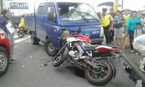 EL DÍA DEL ACCIDENTE ASÍ QUEDO LA MOTOCICLETA