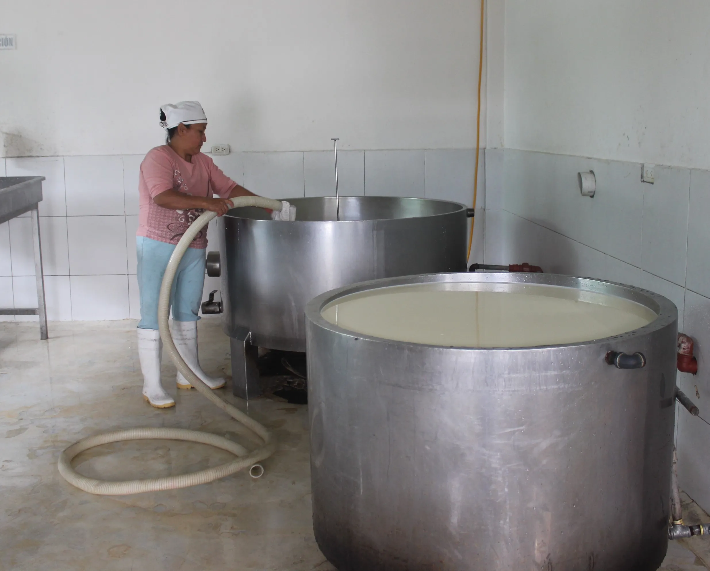 En el centro de acopio participan 25 productores