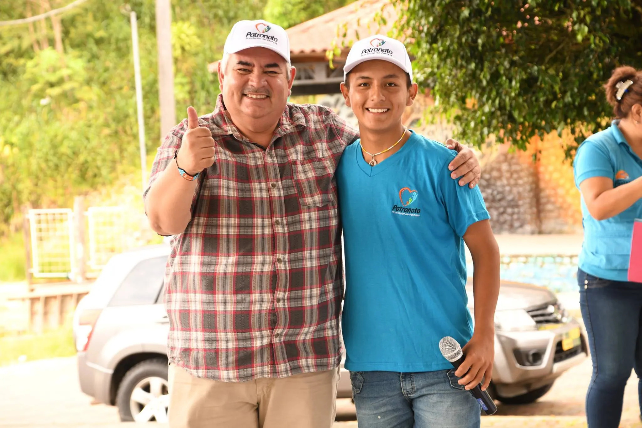 EL ALUMNO QUE LE DIO LA BIENVENIDA AL SEÑOR PREFECTO Y A SU ESPOSA