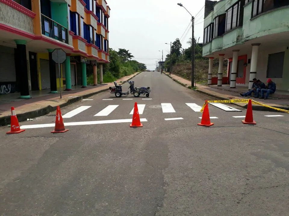 MOMENTÁNEAMENTE SE CIERRAN LAS CALLES HASTA UBICAR LA PINTURA