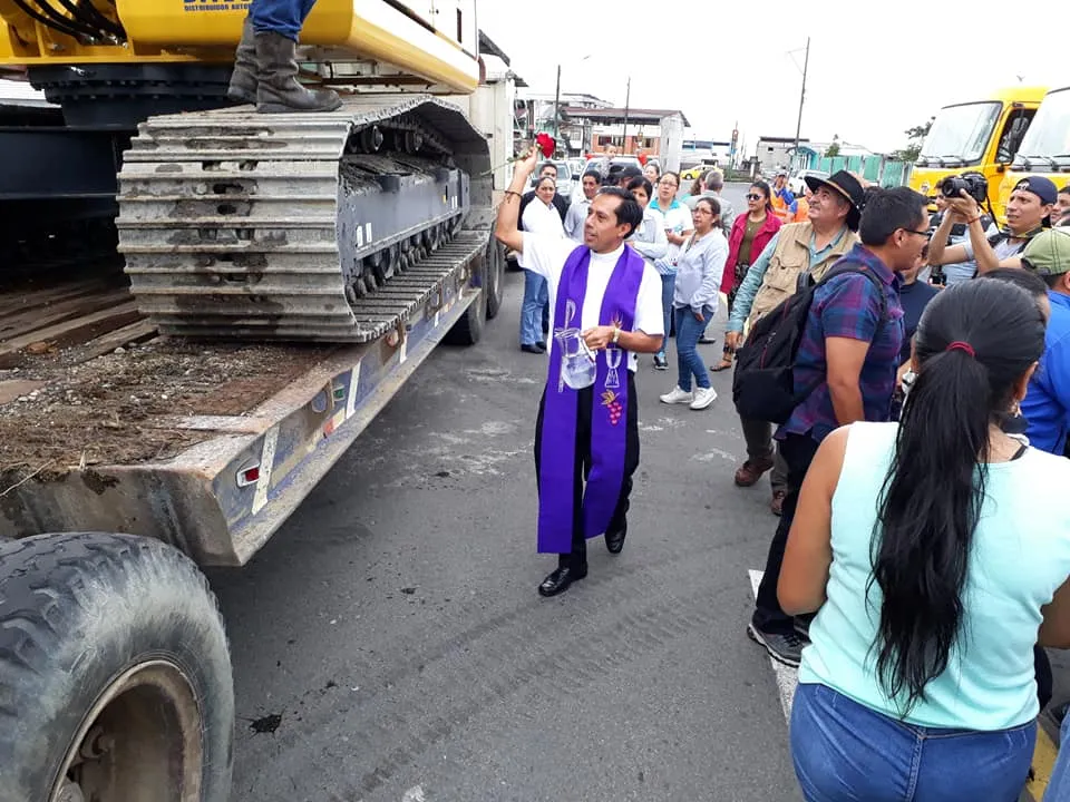 MOMENTOS DE LA BENDICIÓN DE LA MAQUINARIA