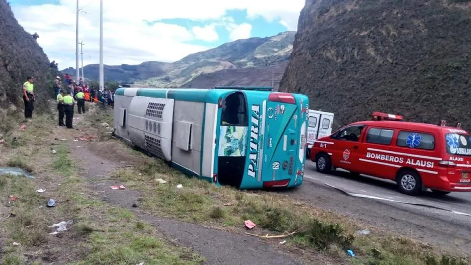 ASÍ QUEDÓ EL BUS DE LA COOP PATRIA