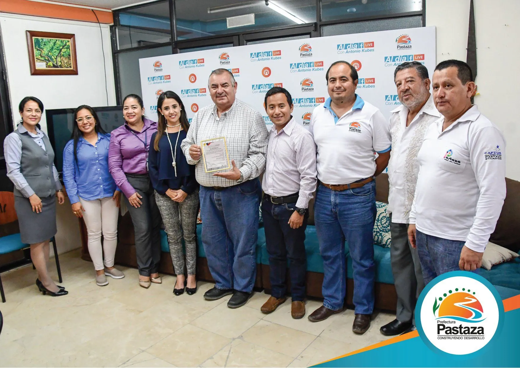 MINISTERIO DE TURISMO HOMENAJEÓ AL PREFECTO