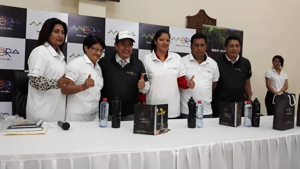 EL ALCALDE Y SUS CONCEJALES DE MERA